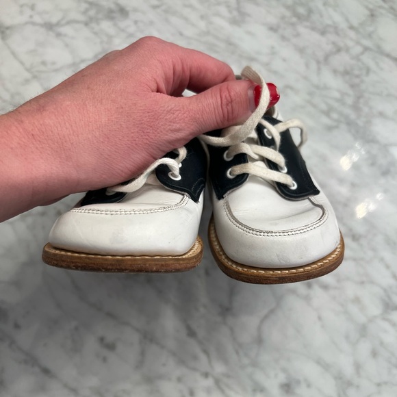 Stride Rite Shoe - Picture 2 of 4